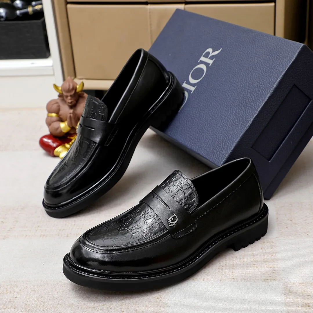Men's shoes 💰520🕷️🕷️[Dior] Dior's new casual men's shoes are launched in Hong Kong counters. Official website 1:1 production. Italian woven cowhide + water-dyed 🐂 leather lining. Designed by European and American masters. Perfect shape to create counter quality, solid color rubber wear-resistant outsole and classic dazzling toe! Super versatile and very comfortable. High-end without losing taste, fashionable and novel! ! Absolute focus! 8 colors available! Code number 38-45……